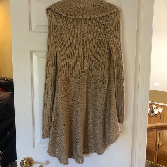 Good used condition tan sweater didn’t use much. - Picture 3 of 5